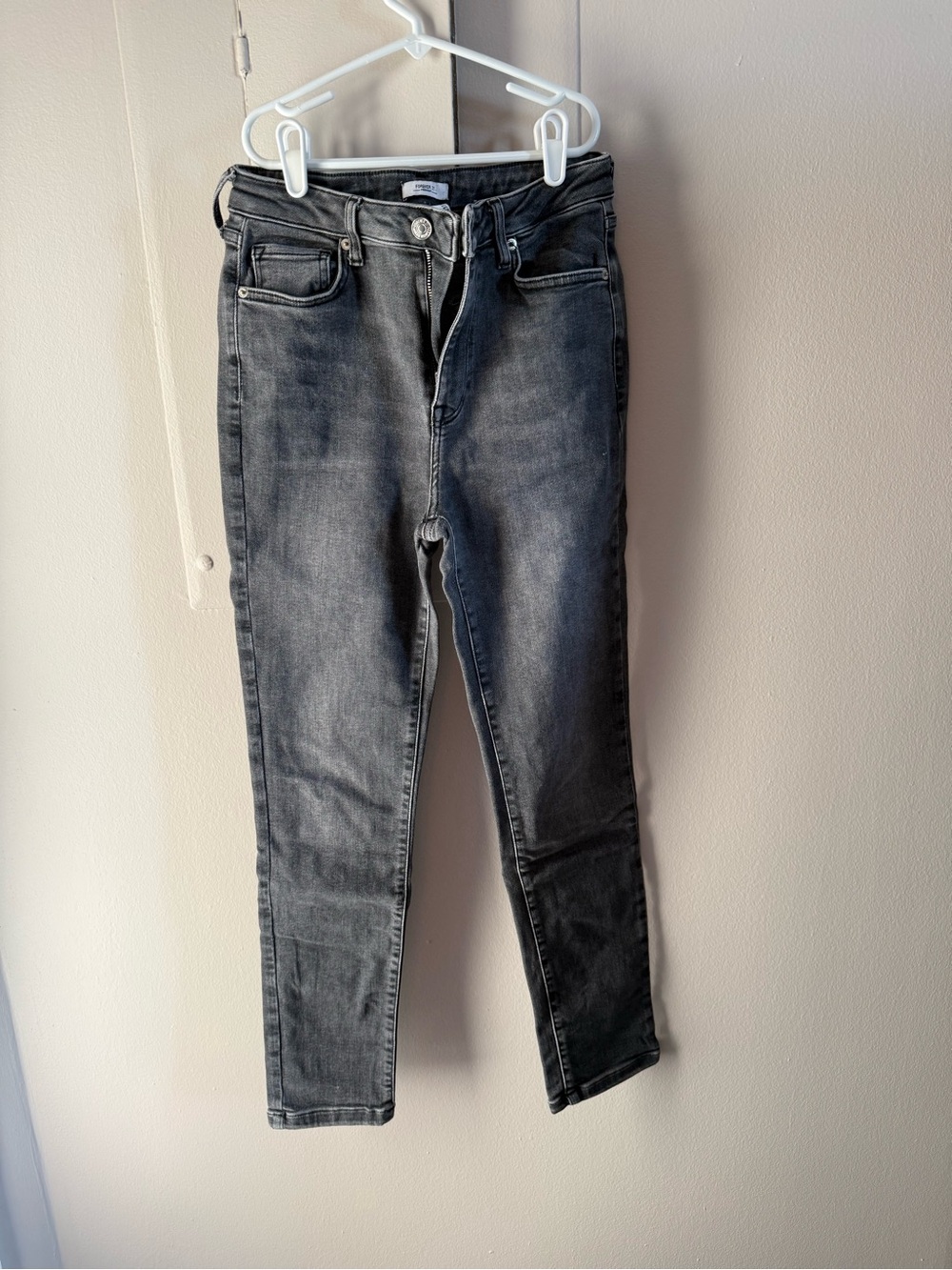 Forever 21 Women’s Skinny Jeans – Washed Gray Black